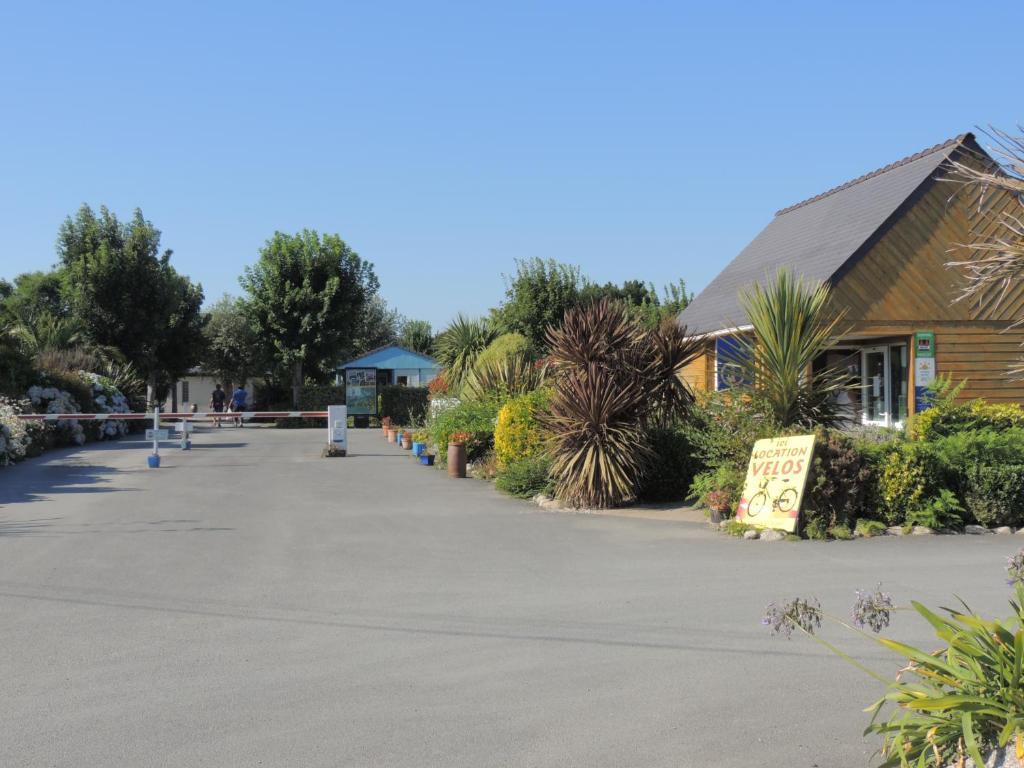 Camping Les Genets Hotel Penmarc'h Exterior photo